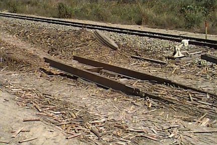 Pickup point, hinged rails